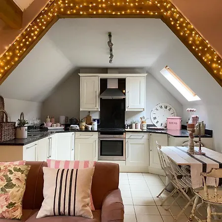 Knavesmire View By Chateau Anna, York + Free Parking *